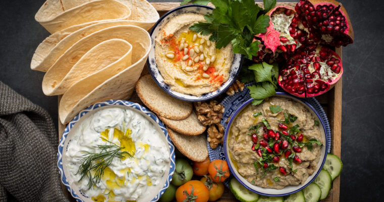 Vahemeri kastmekausis: hummus, baba ganoush ja tzatziki