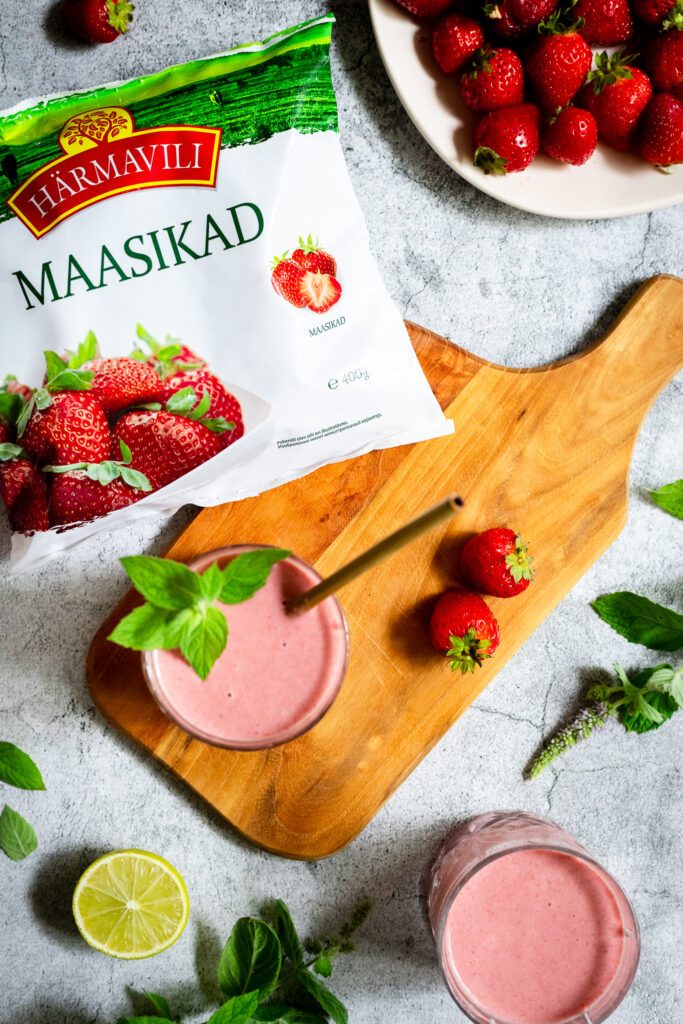 Maasika-kookosesmuuti toidublogija Kristi Rebane
