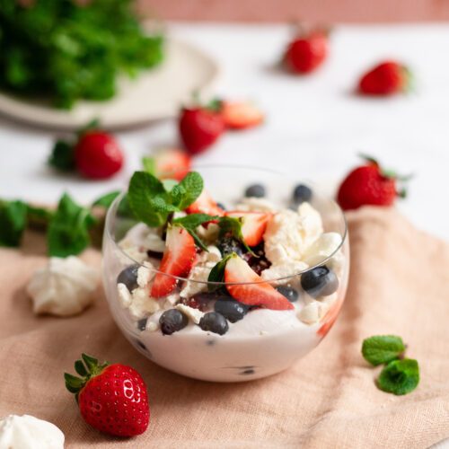 Jogurtivahuga Eton Mess toidublogija Kristi Rebane