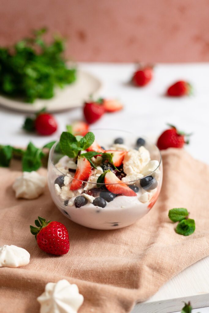 Jogurtivahuga Eton Mess toidublogija Kristi Rebane