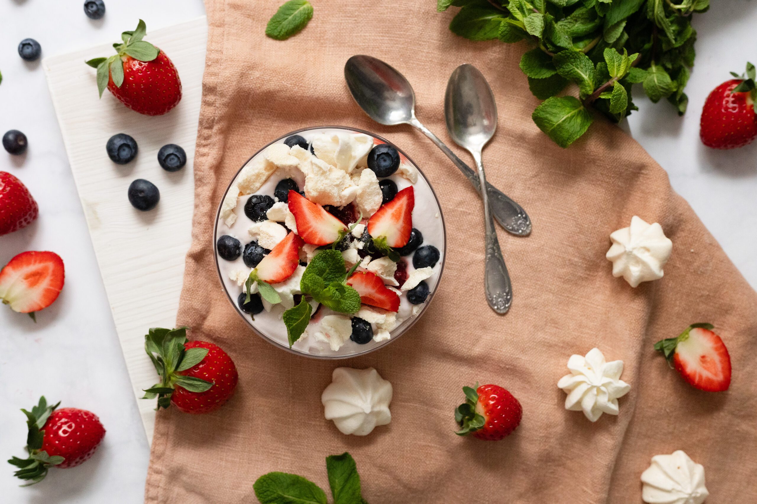 Jogurtivahuga Eton Mess